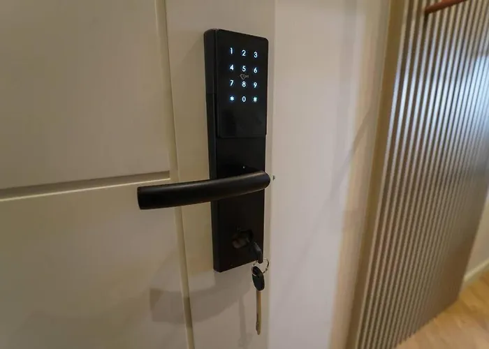 公寓 2 Steps From Center 3 3